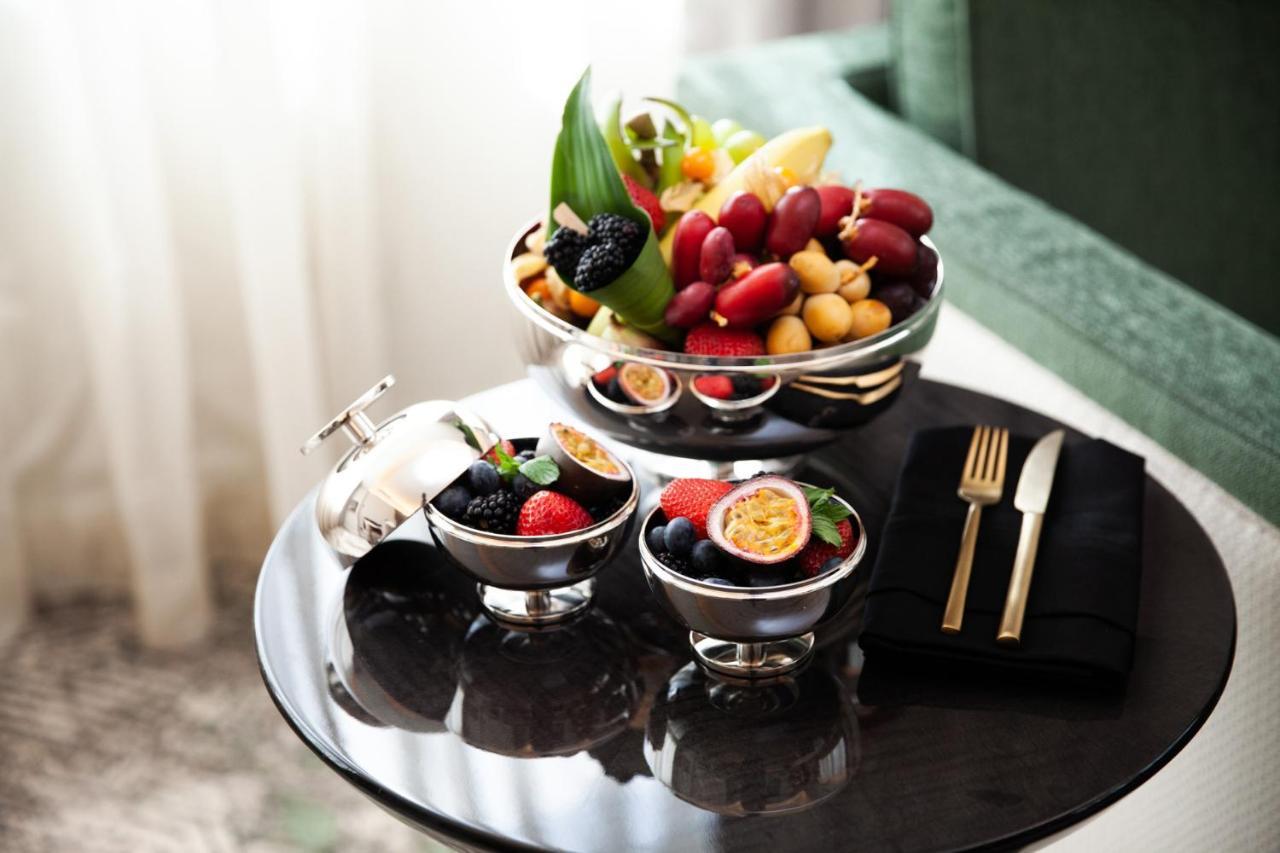 Four Seasons Hotel Rijad Zewnętrze zdjęcie Fruit platter