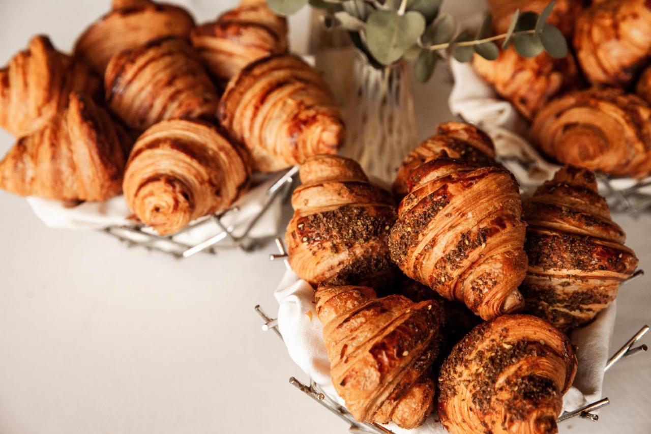 Four Seasons Hotel Rijad Zewnętrze zdjęcie Croissants