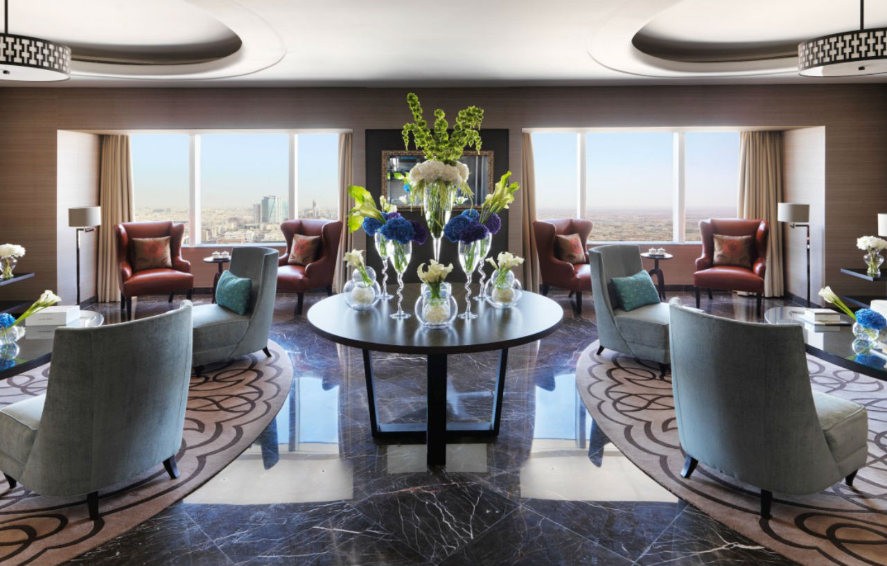 Four Seasons Hotel Rijad Zewnętrze zdjęcie The Club Lounge at the Jumeirah Emirates Towers Hotel